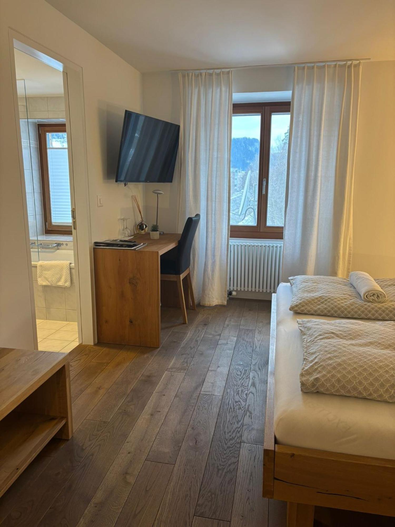 Landgasthof Zum Glenner Ilanz/Glion Bagian luar foto